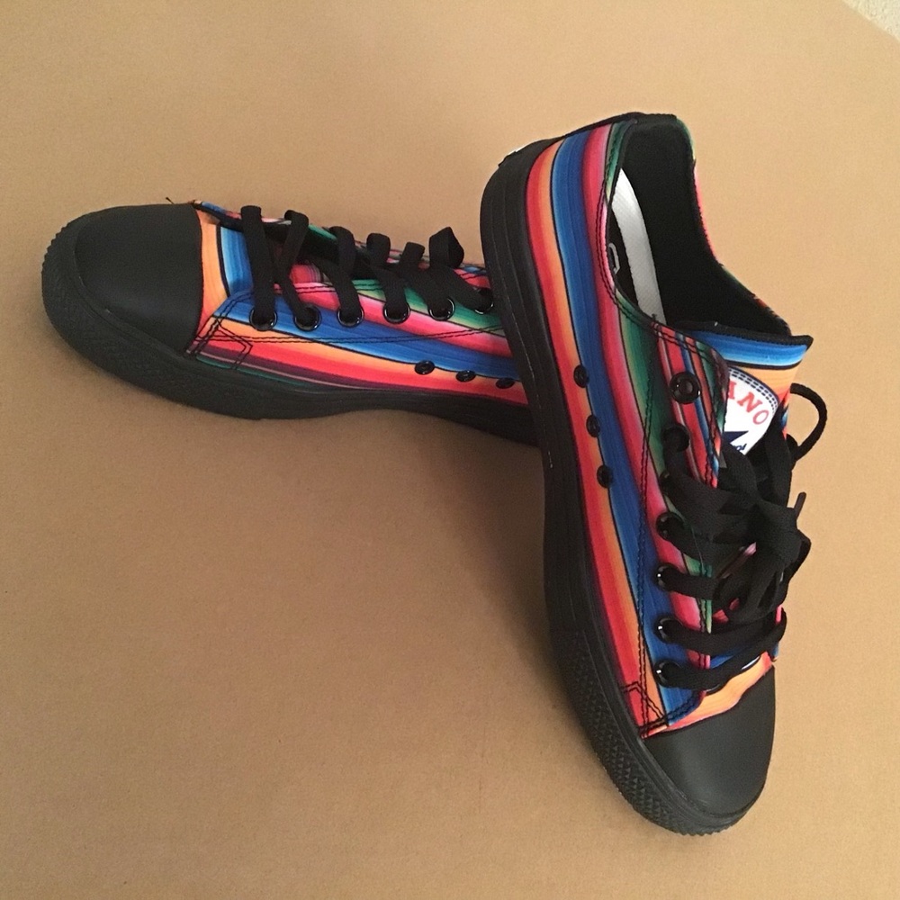 House Of Chingasos Low Top Unisex Size 8 Sneakers Black & Multi-colored Canvas